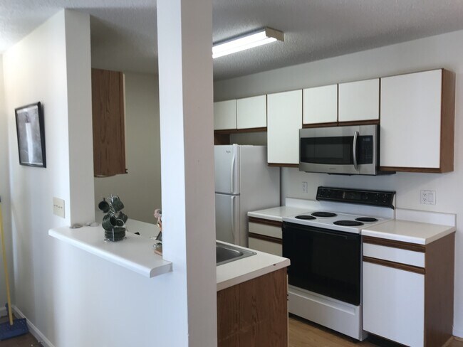 Building Photo - FIRST FLOOR, SURFSIDE BEACH THREE-BEDROOM CONDO, AVAILABLE SOON!!