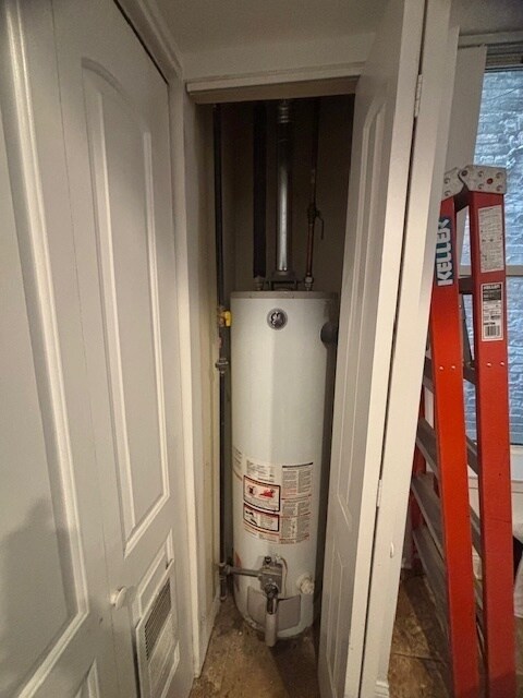 Building Photo - 3477 N Clark St