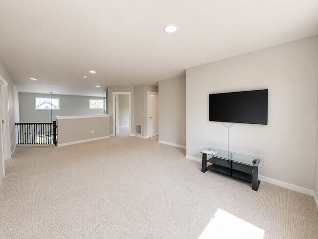 Building Photo - 4Bd/2.5Ba Bothell Home