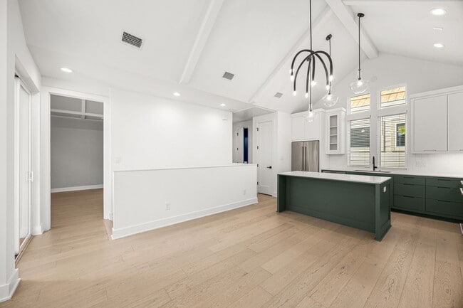 Building Photo - 1312 Heslep St