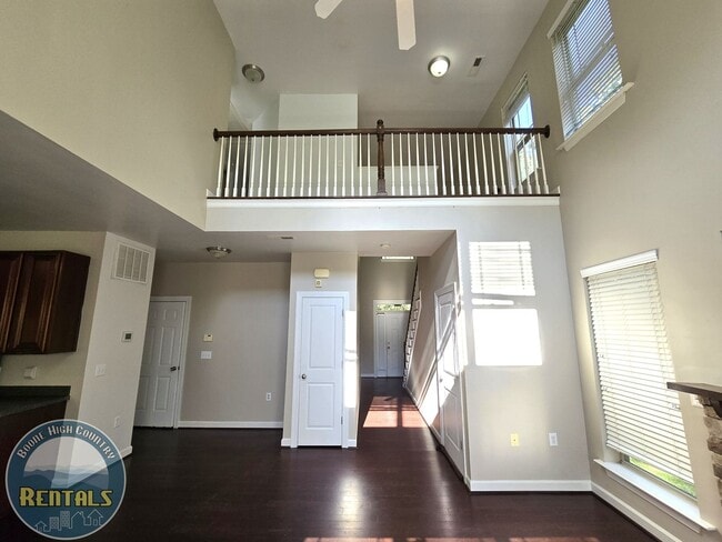 Building Photo - 194 Azor Ct