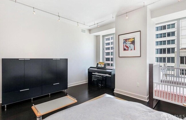 Building Photo - 188 Minna St