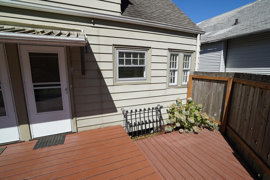 Building Photo - 1818 NE 51st Ave