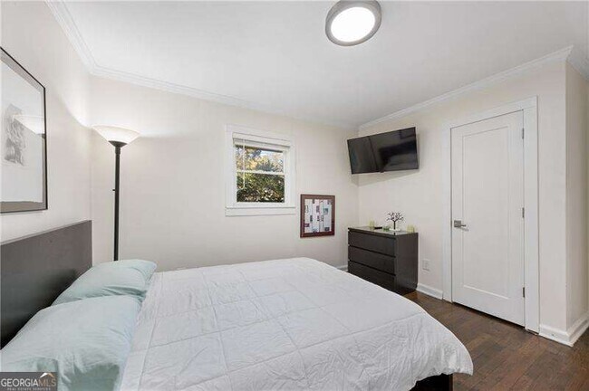 Building Photo - 1290 Glen Forest Way