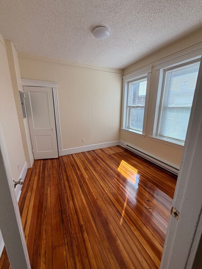 Building Photo - 9/1 No Fee! 2BR on Huntington Ave near Longwood, Brigham Cir!