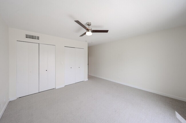 Building Photo - 238 W Maya Dr