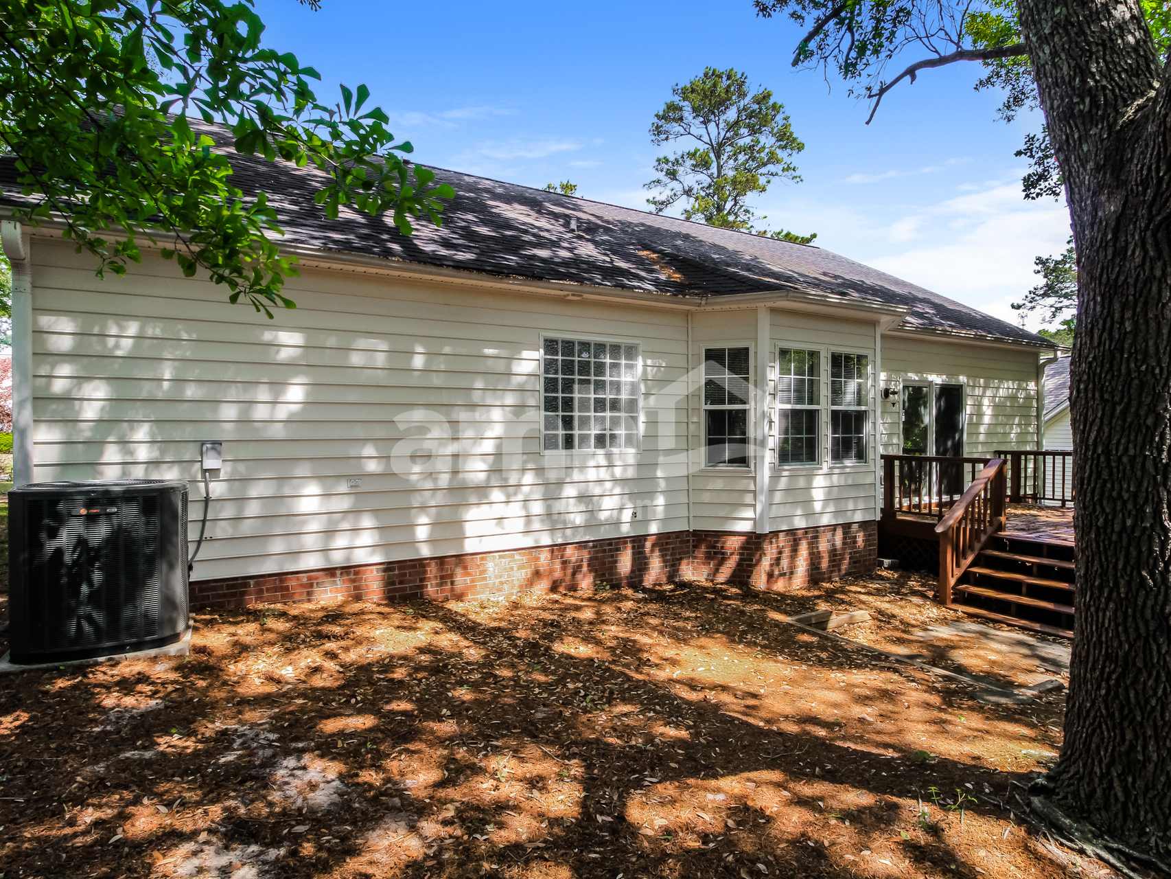Building Photo - 117 Delham Ct