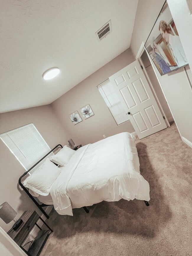 Building Photo - 5226 Perry St