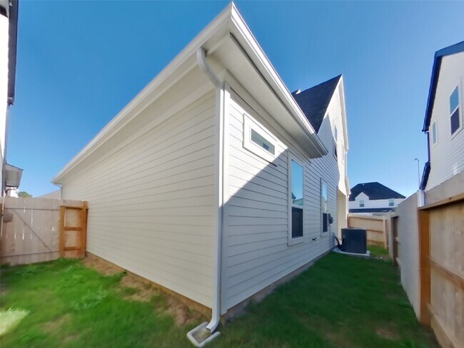 Building Photo - 4918 San Fabiano Ct