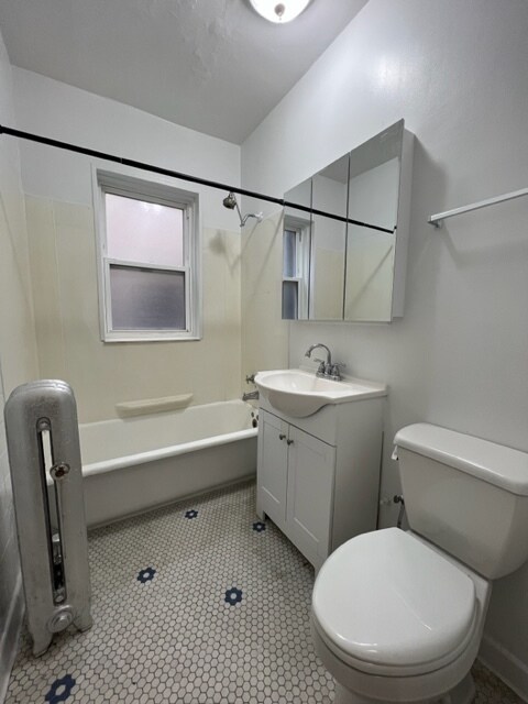 Building Photo - 5937 N Paulina St