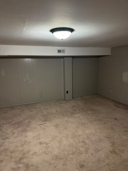 Building Photo - 4886 Dierker Rd