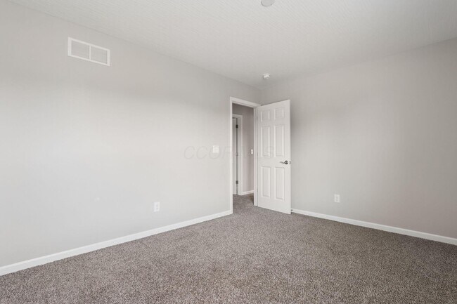 Building Photo - 578 Tallman St