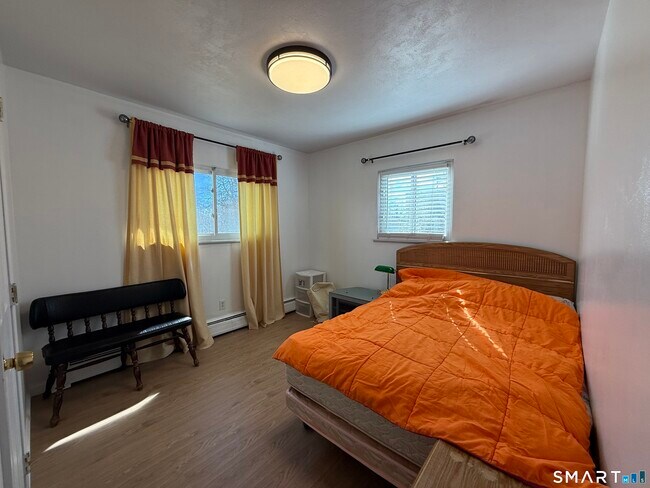 Building Photo - 35 Early Ave