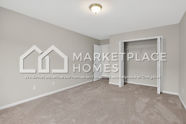 Building Photo - 10 Amber Dr