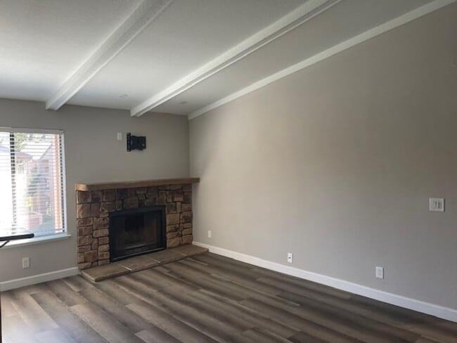 Building Photo - 5333 Primrose Dr