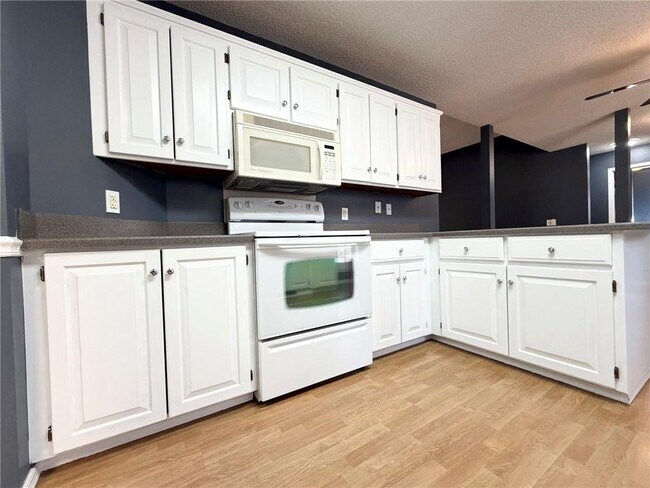 Building Photo - 5 Haslingden Ln