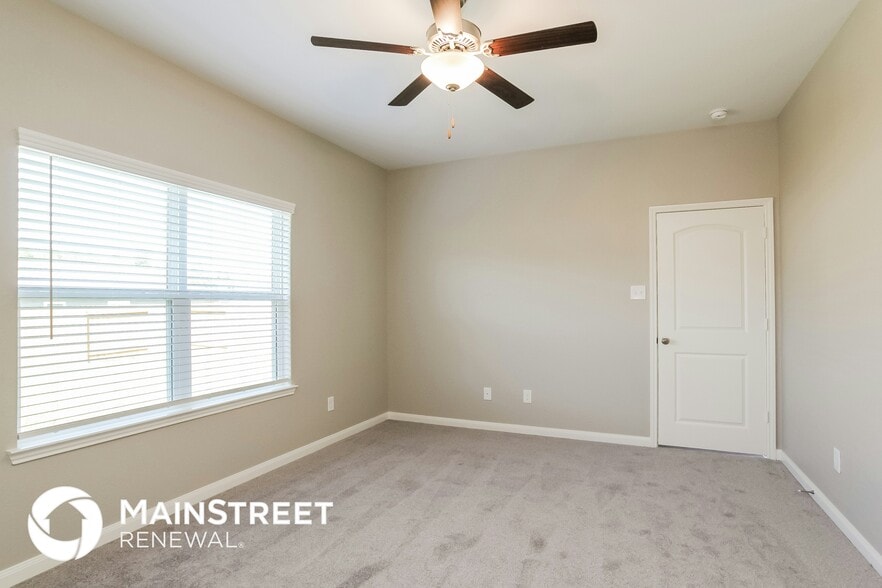 Building Photo - 25242 Dickens Dr