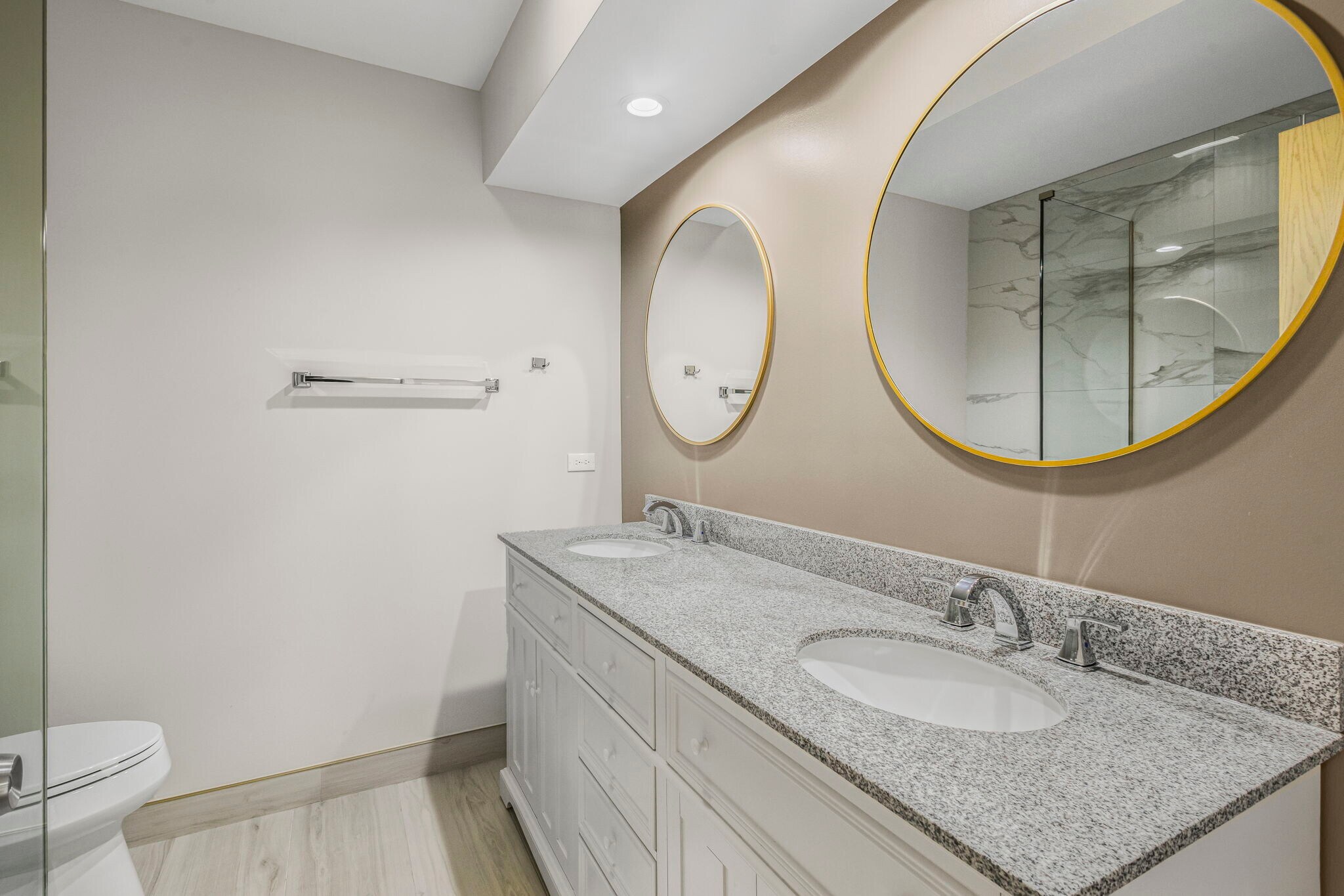 Building Photo - 2712 2nd Private Rd