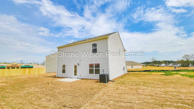 Building Photo - Recently built 4-Bedroom Home with 2.5 Baths in Dalton - 2,382 Sq Ft of Comfort!