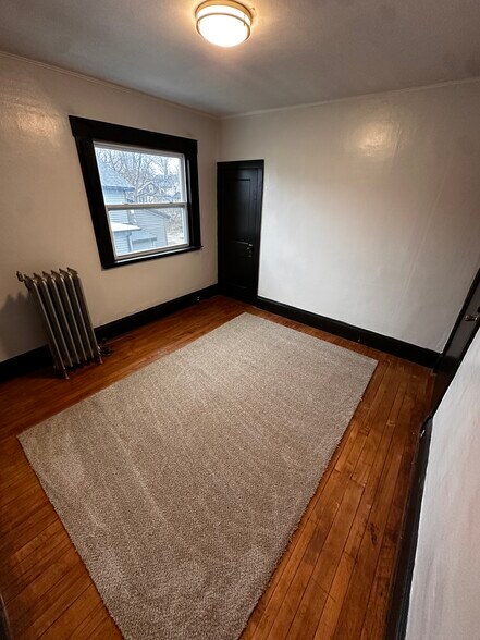 Building Photo - 2500 S Saginaw St