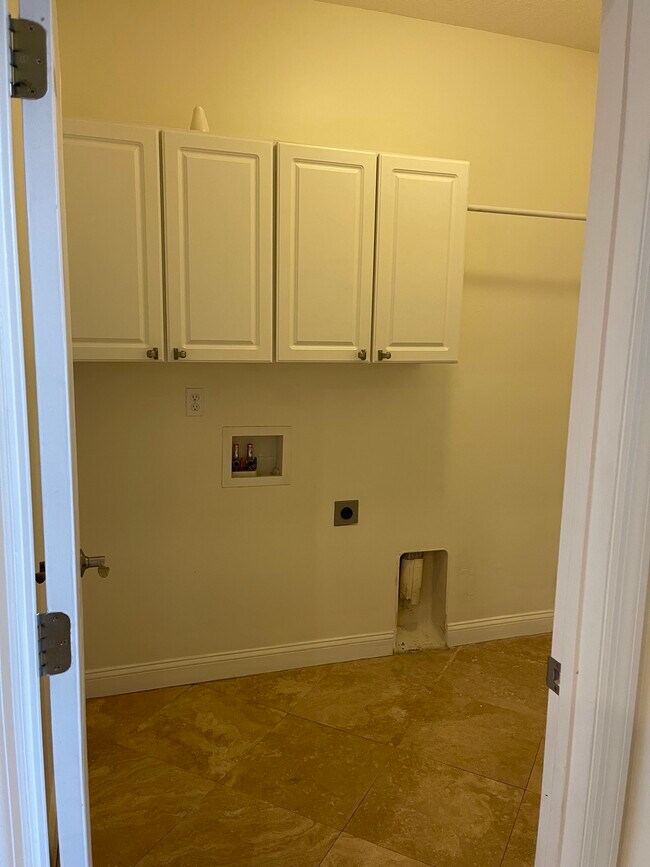 Building Photo - 33380 Sunny Parke Cir