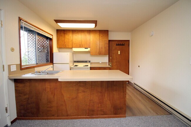 Building Photo - 1001 SW Woods St