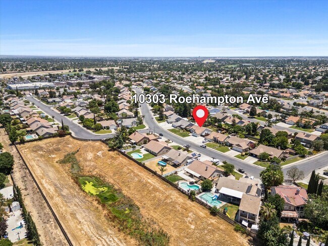 Building Photo - 10303 Roehampton Ave