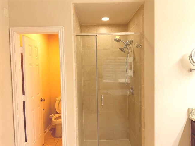 Building Photo - 29015 Davenport Dr