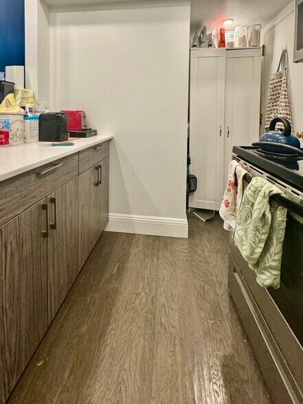 Building Photo - 326 Hammond St