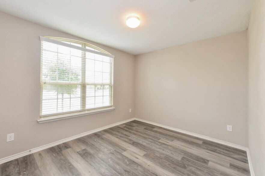 Building Photo - 965 Corbitt Ln