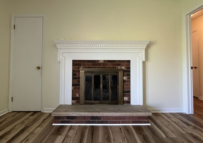 Building Photo - Large Brick Ranch with Finished Basement a...