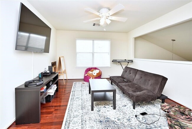 Building Photo - 7215 Ravenswood