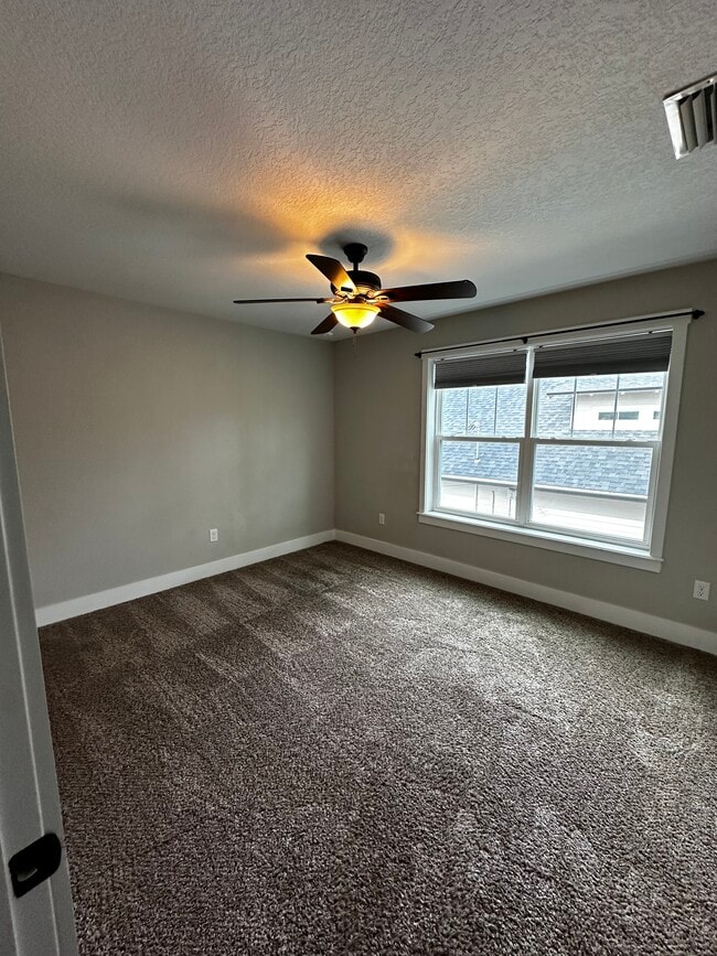 Building Photo - 201 W Hiawatha St