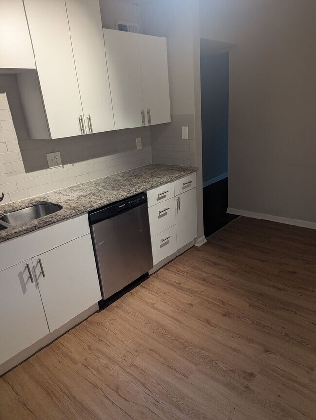 Interior Photo - 225-Hillcrest