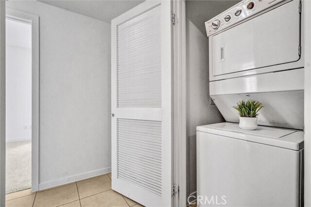 Building Photo - 411 W Seaside Way