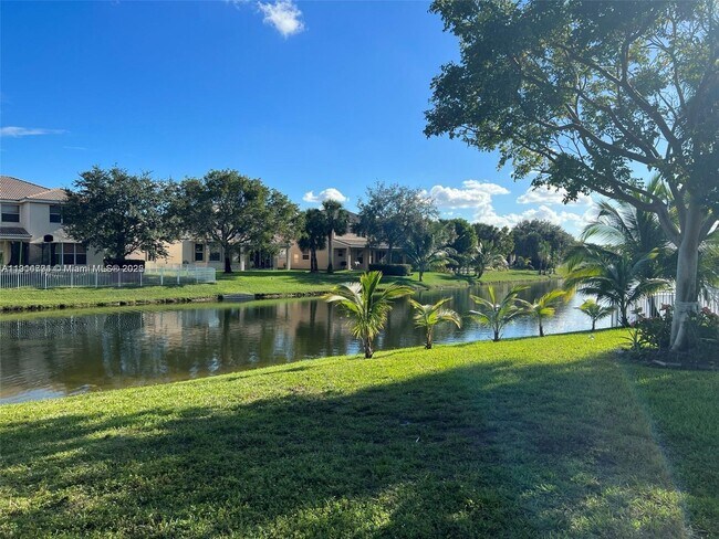 Building Photo - 4537 SW 134th Ave