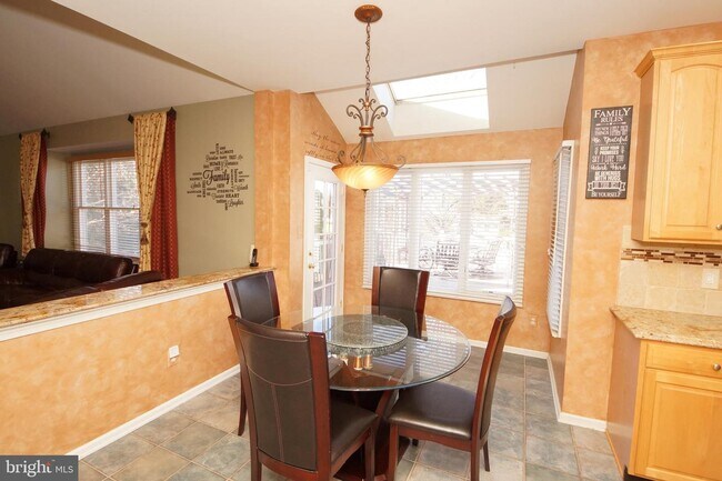 Building Photo - 43 Pickering Dr