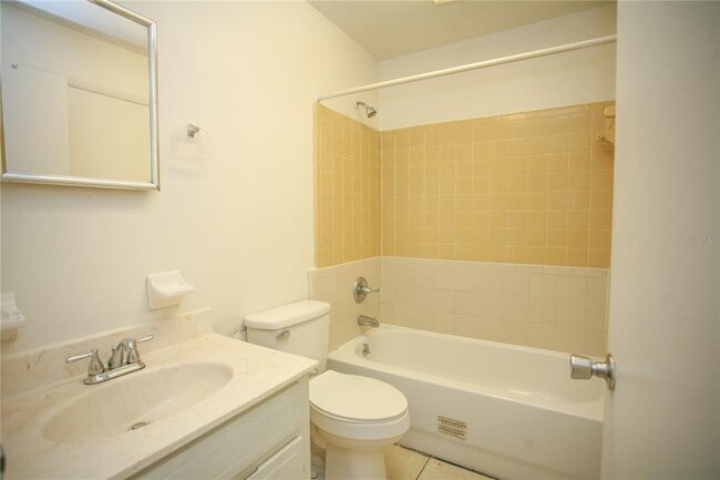 Building Photo - 1421 NW 6th Pl