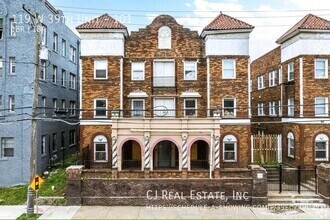 Building Photo - 119 W 39th St