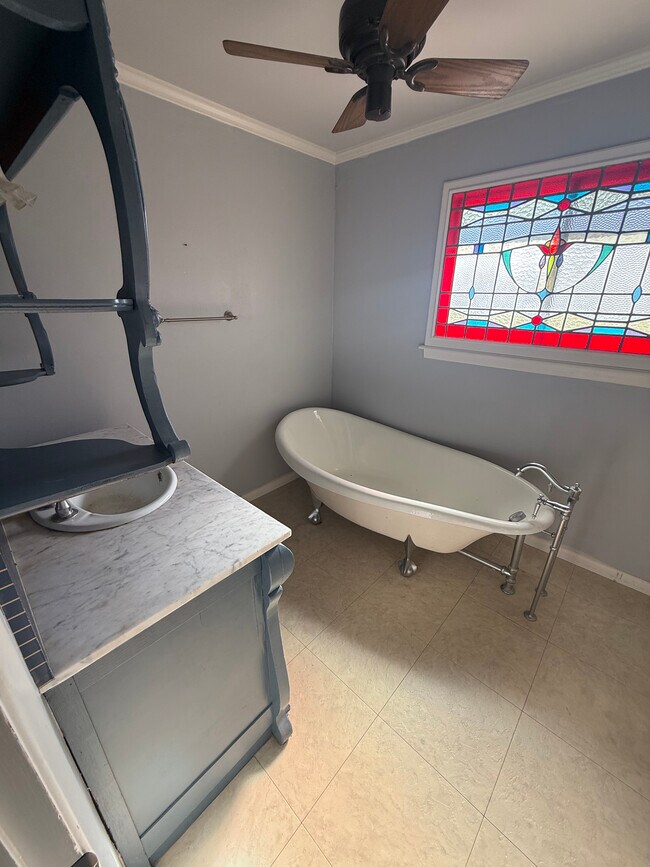 Building Photo - 3417 Sunlite St