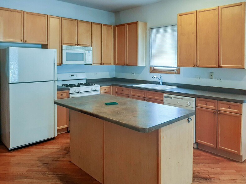 Building Photo - 2714 N Wayne Ave
