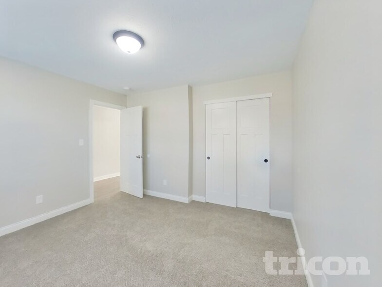 Building Photo - 3345 Deerbrook Dr