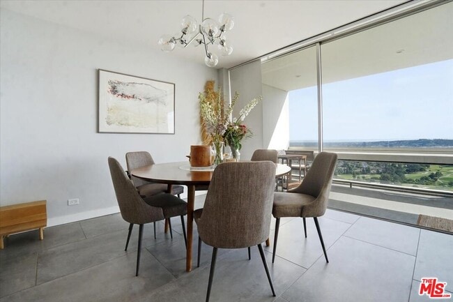 Building Photo - 2222 Ave of the Stars