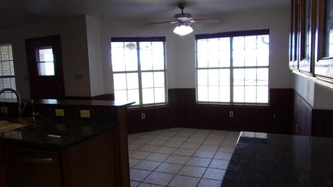 Building Photo - 1802 Goehmann Ln