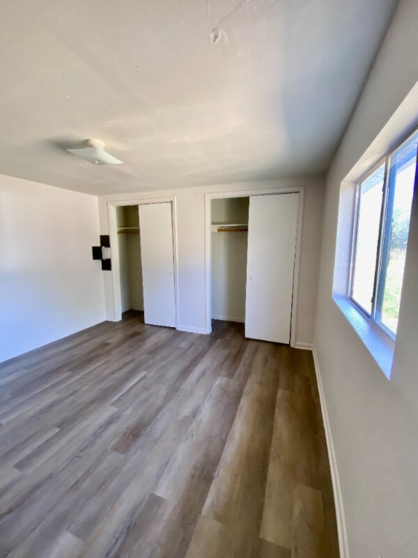 Building Photo - 415 Jasmine Ln