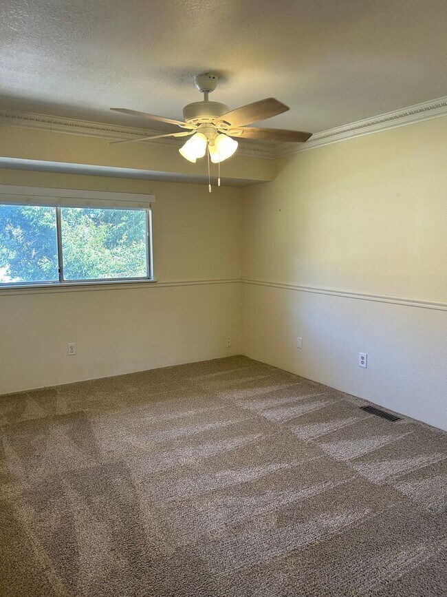 Building Photo - 2883 W Griffin Creek Rd