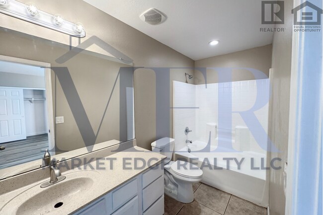 Building Photo - 3Bed/2Bath Home at Broadway/16th St! Ready for Immediate Move-In!--NO HOA!