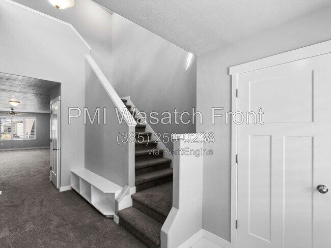 Building Photo - 589 W Life Dr