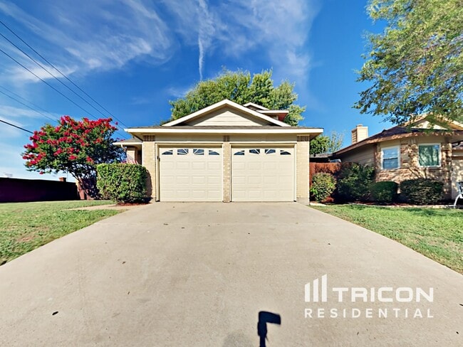 Building Photo - 6701 Silver Sage Dr