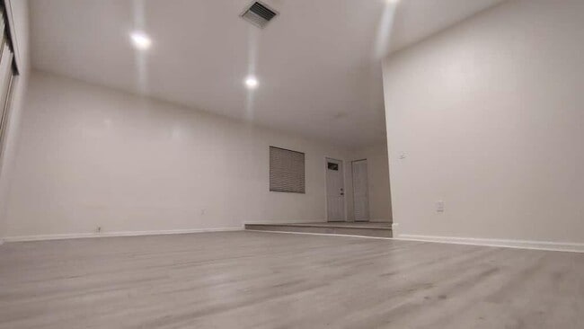 Building Photo - 2707 Lowson Blvd